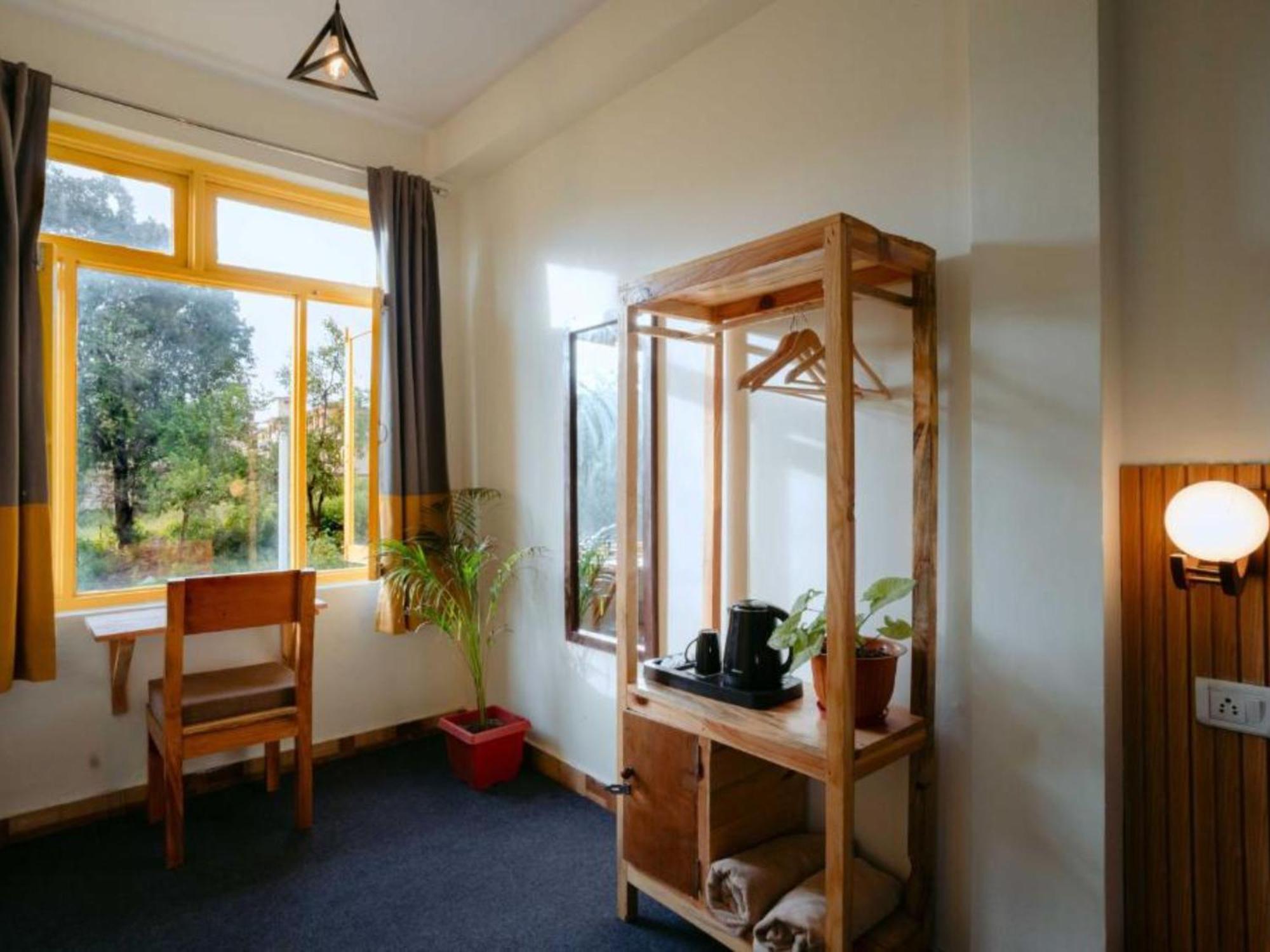The Hosteller Bir Room photo