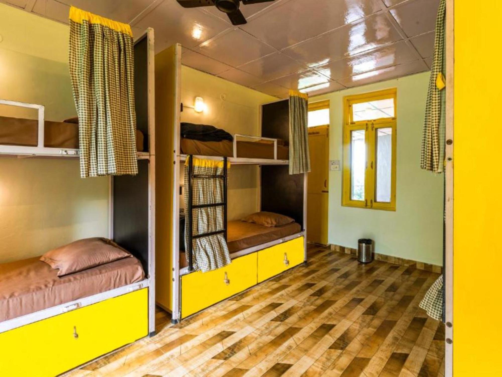 The Hosteller Bir Room photo