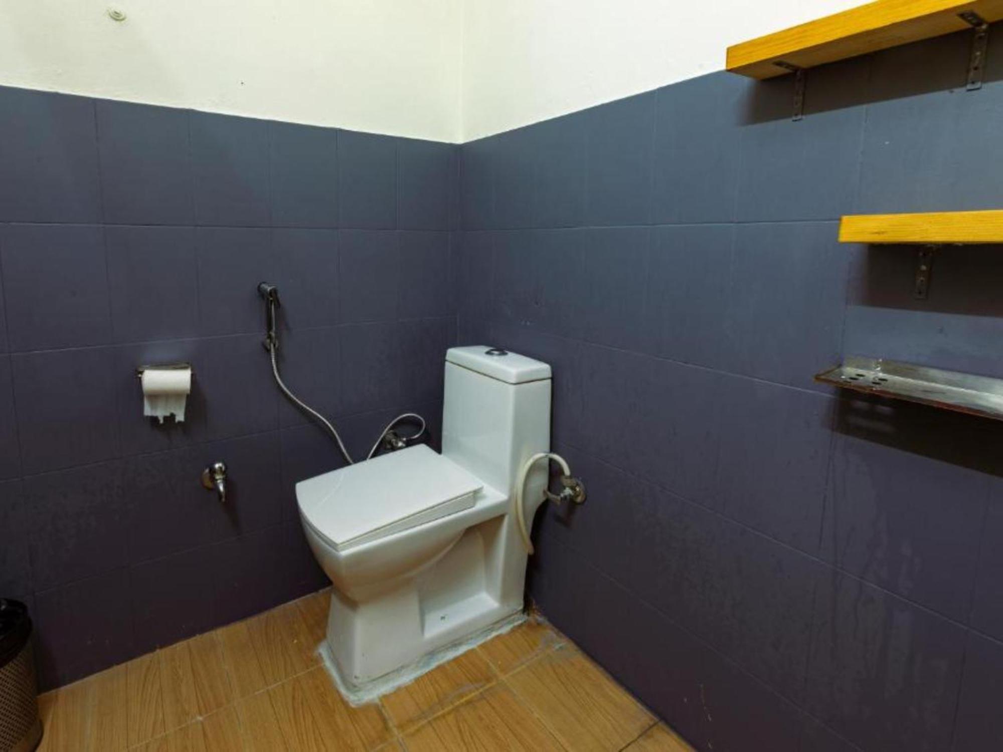 The Hosteller Bir Room photo